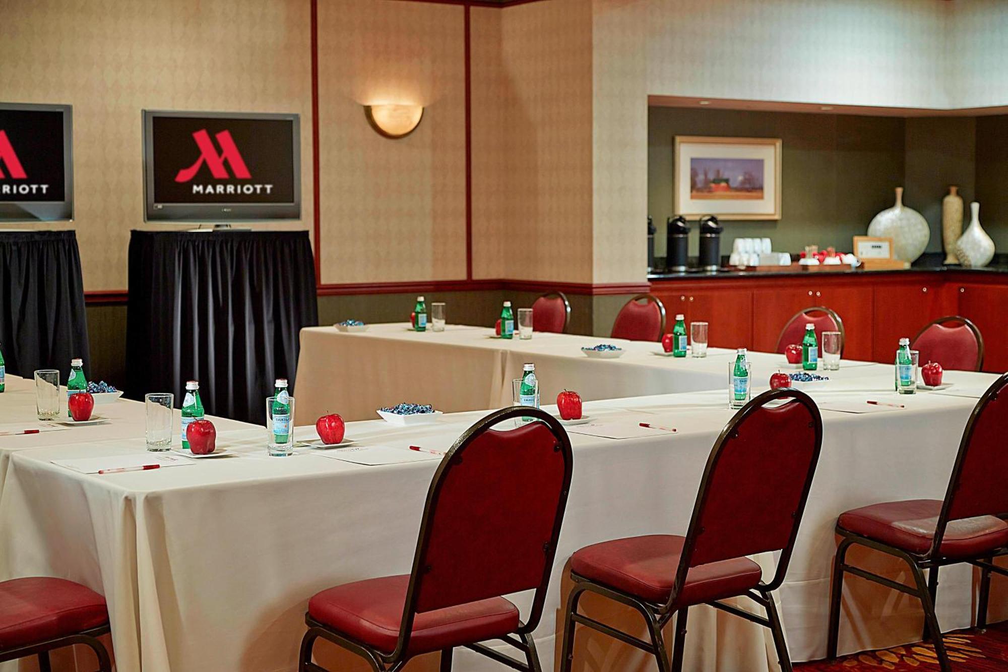 Marriott Hartford/Windsor Airport Hotel Kültér fotó
